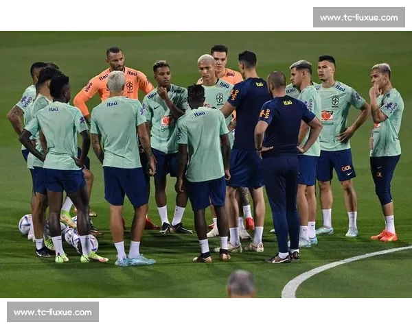 英格兰队与巴西队激战正酣 双方为世界杯荣誉拼尽全力